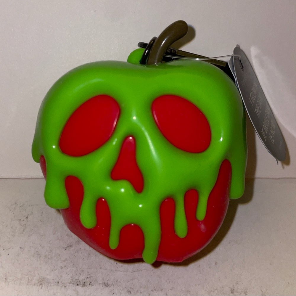 Bath & Body Works Disney Villains Evil Queen Poison Apple Pocketbac Holder New
